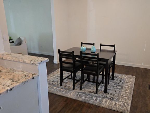 4th image of 433 La Jolla Dr