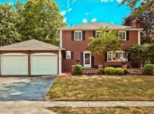 175 Chaucer Ct, Columbus, OH 43085