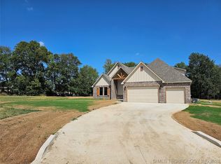 21700 Summit Trl, Claremore, OK 74019