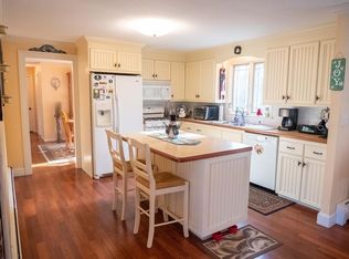 4 Cooley Dr, Wilbraham, MA 01095