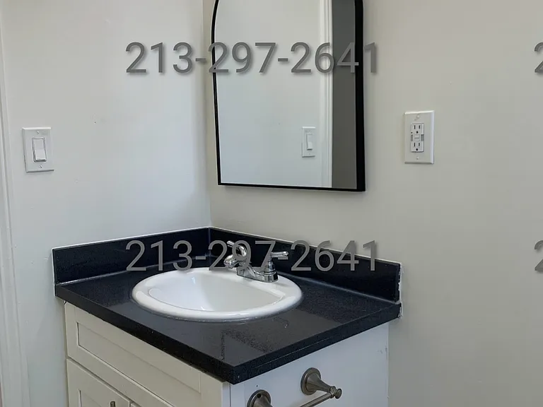1015 N Normandie Ave #8 — Photo 10