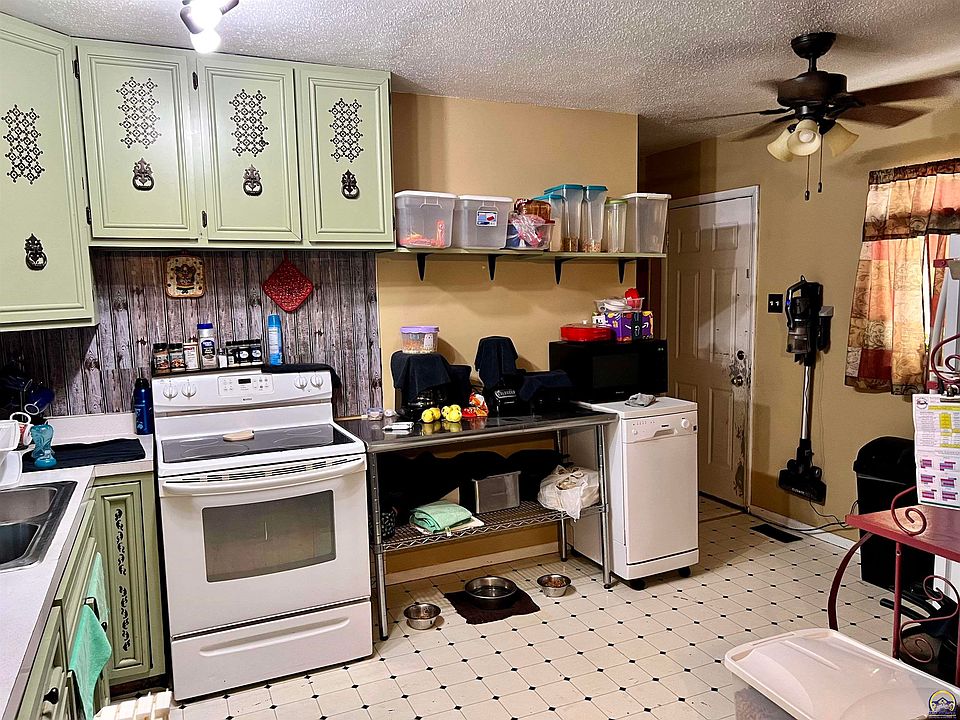 814 SE Eastgate Dr, Topeka, KS 66607 Zillow