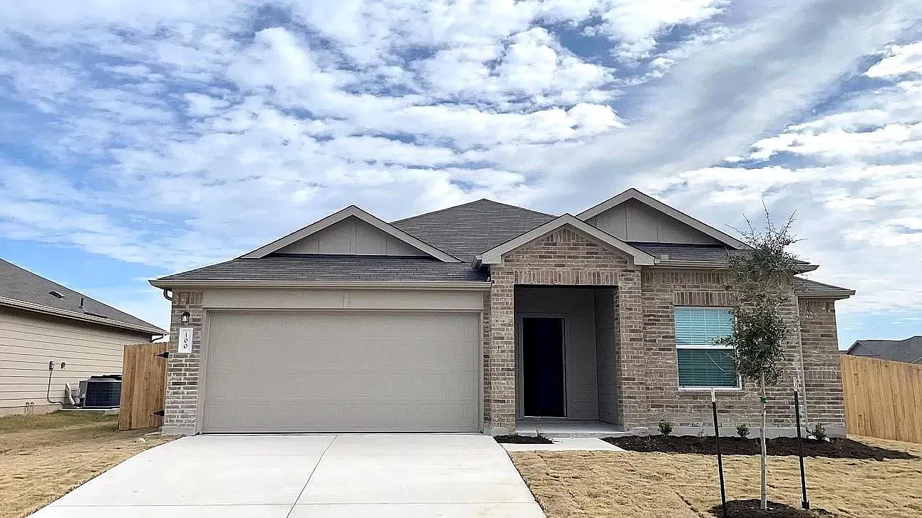 4 bed, 3.0 bath, 2400 sqft, $2,350 — Photo 1