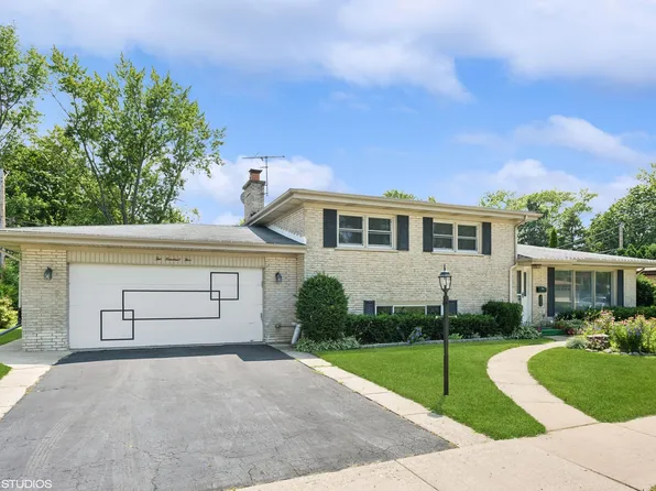 205 Dulles Rd, Des Plaines, IL 60016
