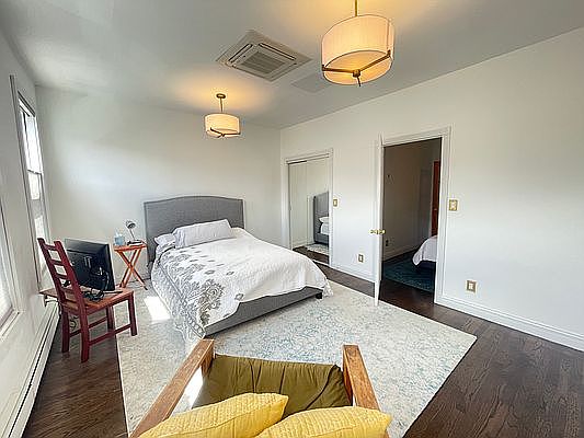 3rd image of 181 Nassau Ave #2R