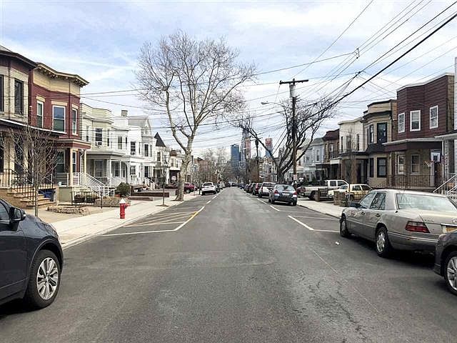 2nd image of 129 Oak St #1