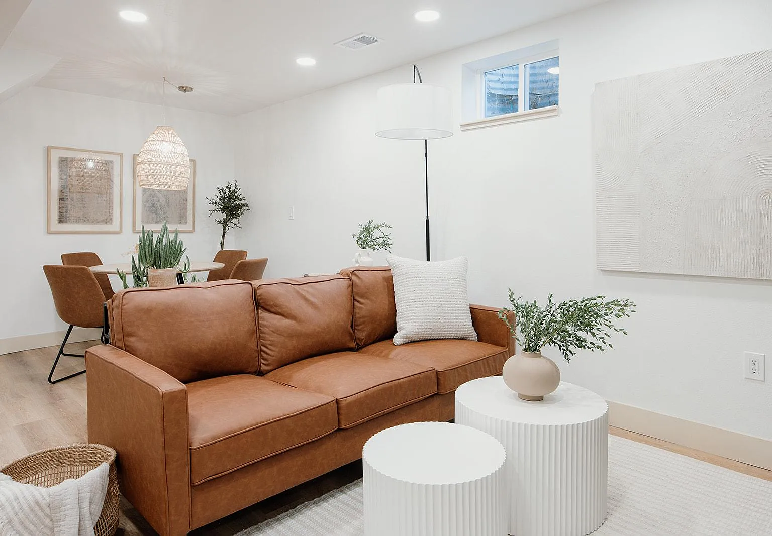 2960 S Delaware St - 2962 Unit B (Modern) — Photo 1