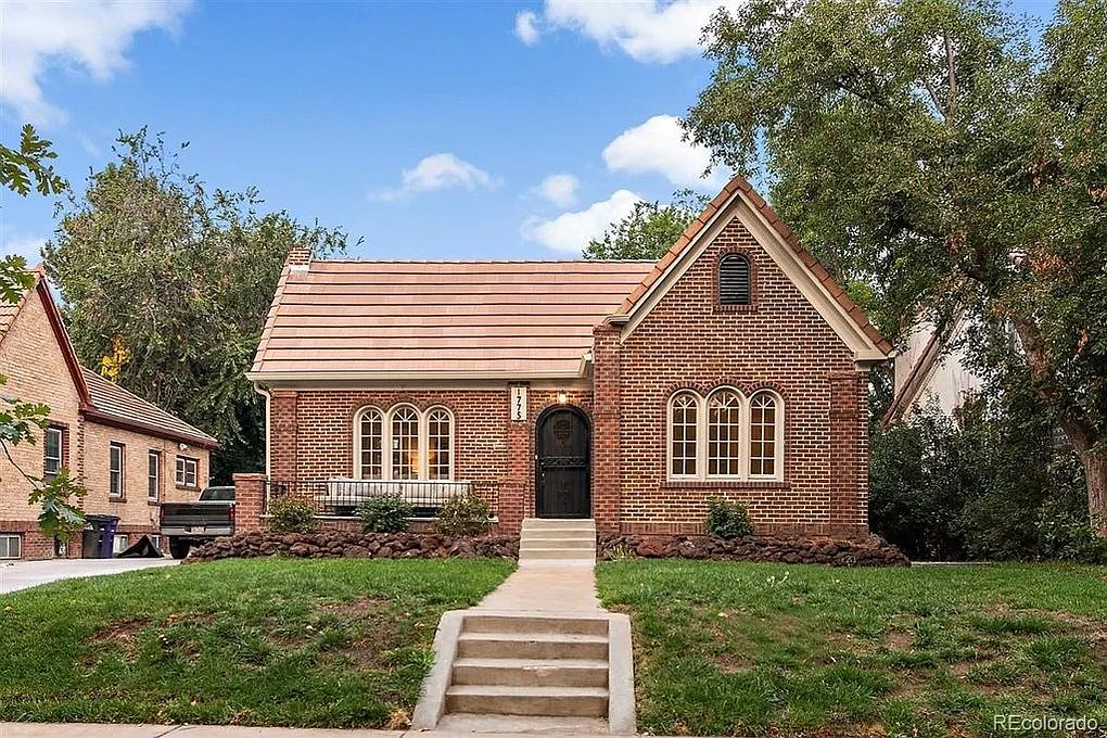 4 bed, 2450 sqft, $4,500 — Photo 1