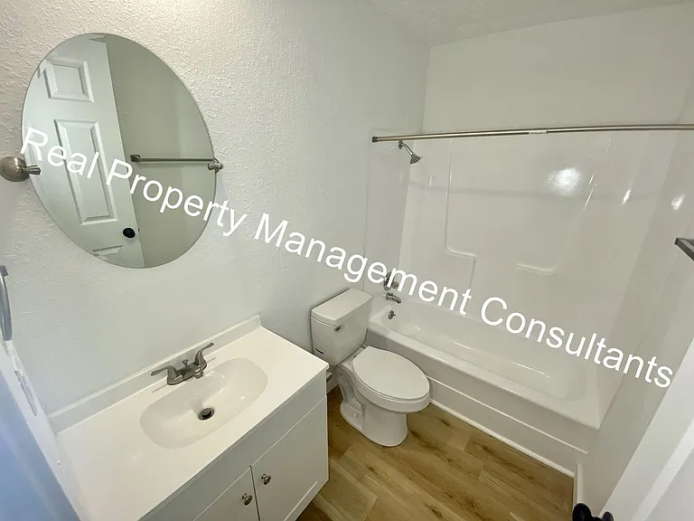 1001 Twin Oaks Ter — Photo 24