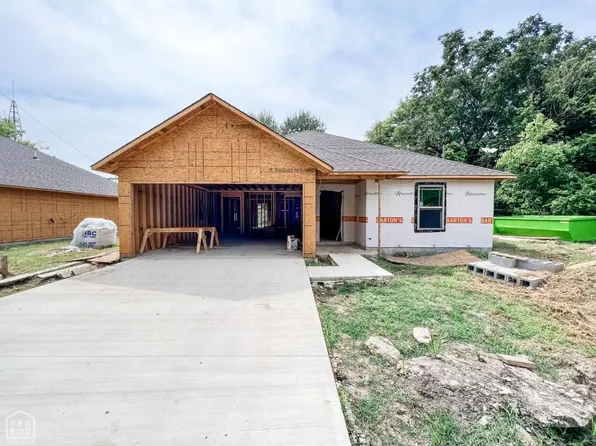 203 NE Oak St, Walnut Ridge, AR 72476