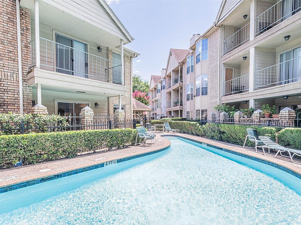 1st image of 12550 Whittington Dr #9