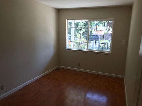 5th image of 385 Costa Mesa Dr