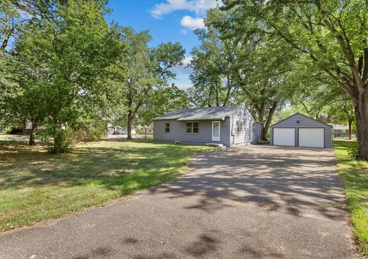 Spacious *4Bed*2 Bath over 1595 Sq Ft. Great location Avail NOW! — Photo 1