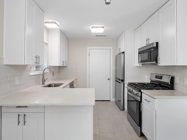 1100 Red Cliff Dr — Photo 19
