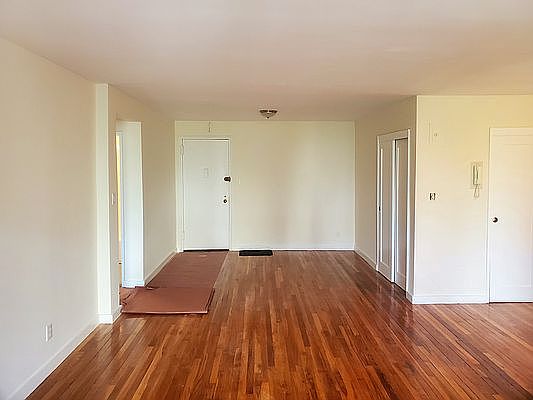 2nd image of 41-25 Kissena Blvd #2K