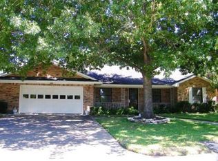 703 Perkins Ln, Brenham, TX 77833