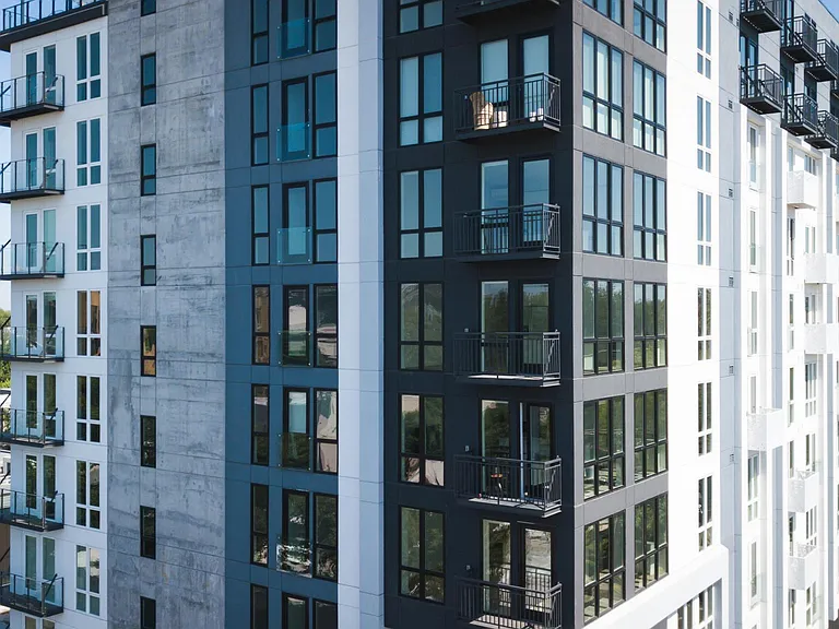 19J Midtown — Photo 45