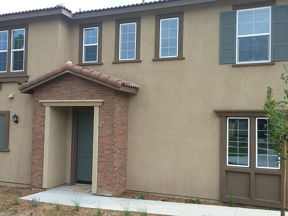 3rd image of 556 Moonlight Dr