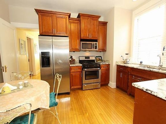 5th image of 1357 E Hyde Park Blvd #1A