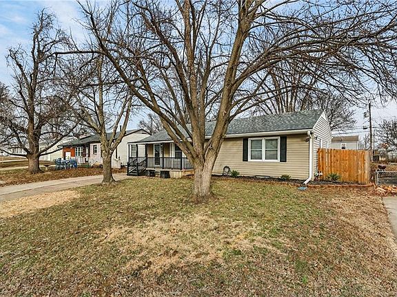 3rd image of 1207 N Atherton Rd