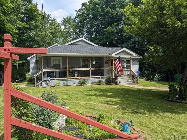 59 Forest Ave, Springville, NY 14141