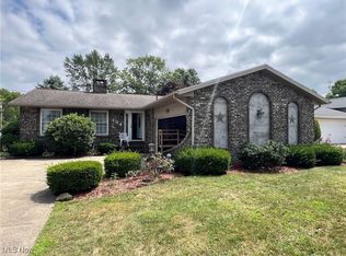 104 Calico Dr, Dover, OH