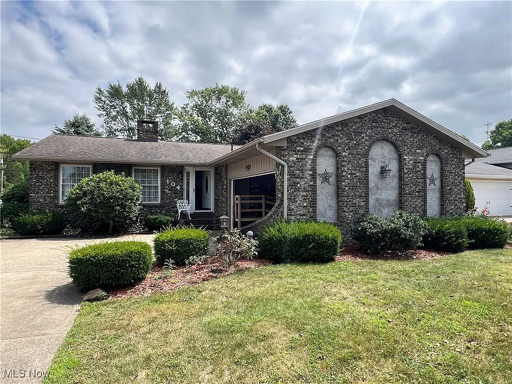 104 Calico Dr photo 1