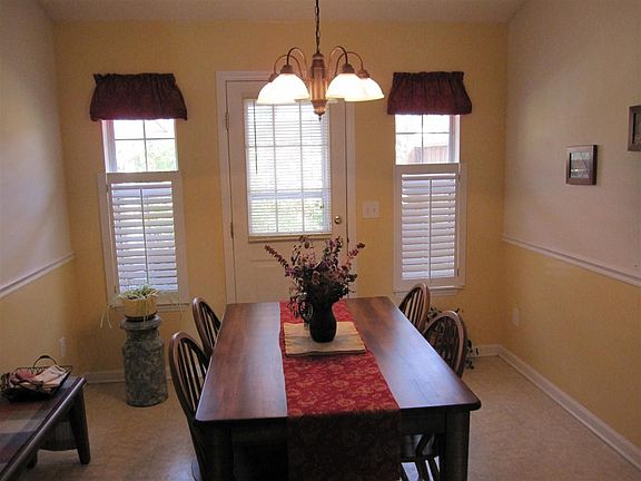3rd image of 2704 B Bluff View Dr