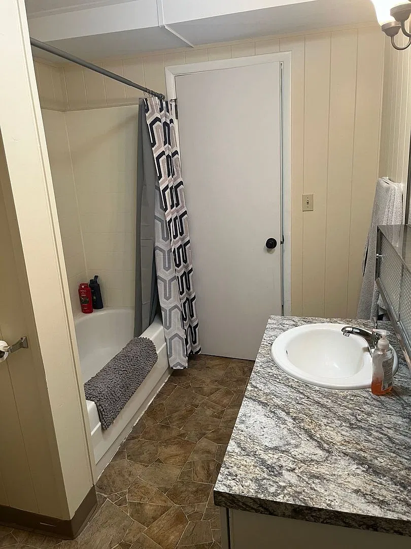 6407 Harvey B — Photo 4