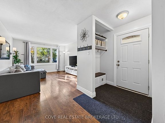 4th image of 38 Ranchwood Cres