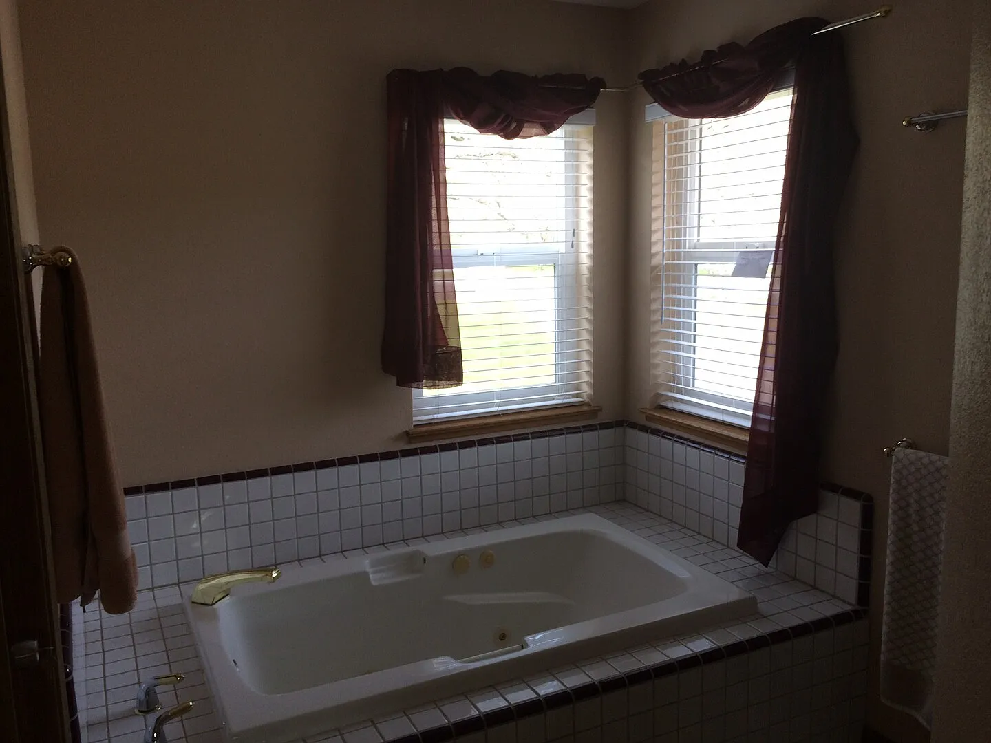 Beautiful, Ranch-Style Home-quiet setting-conveniently located — Photo 3