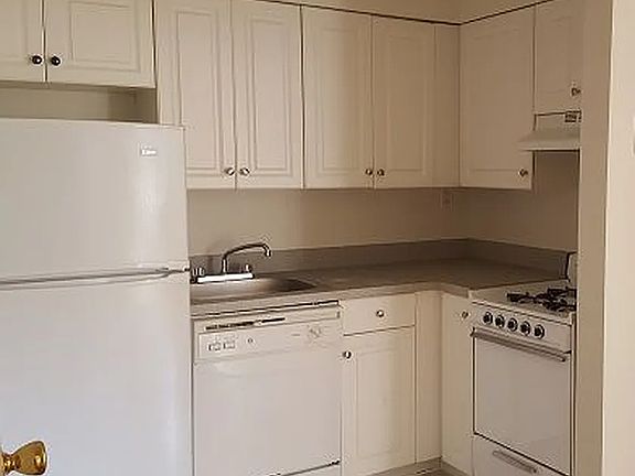 5th image of 154 W 70th St APT 4L