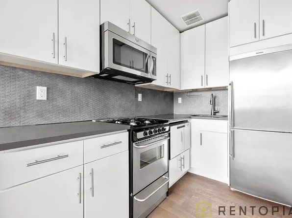 155 Meserole Street image 4 of 8