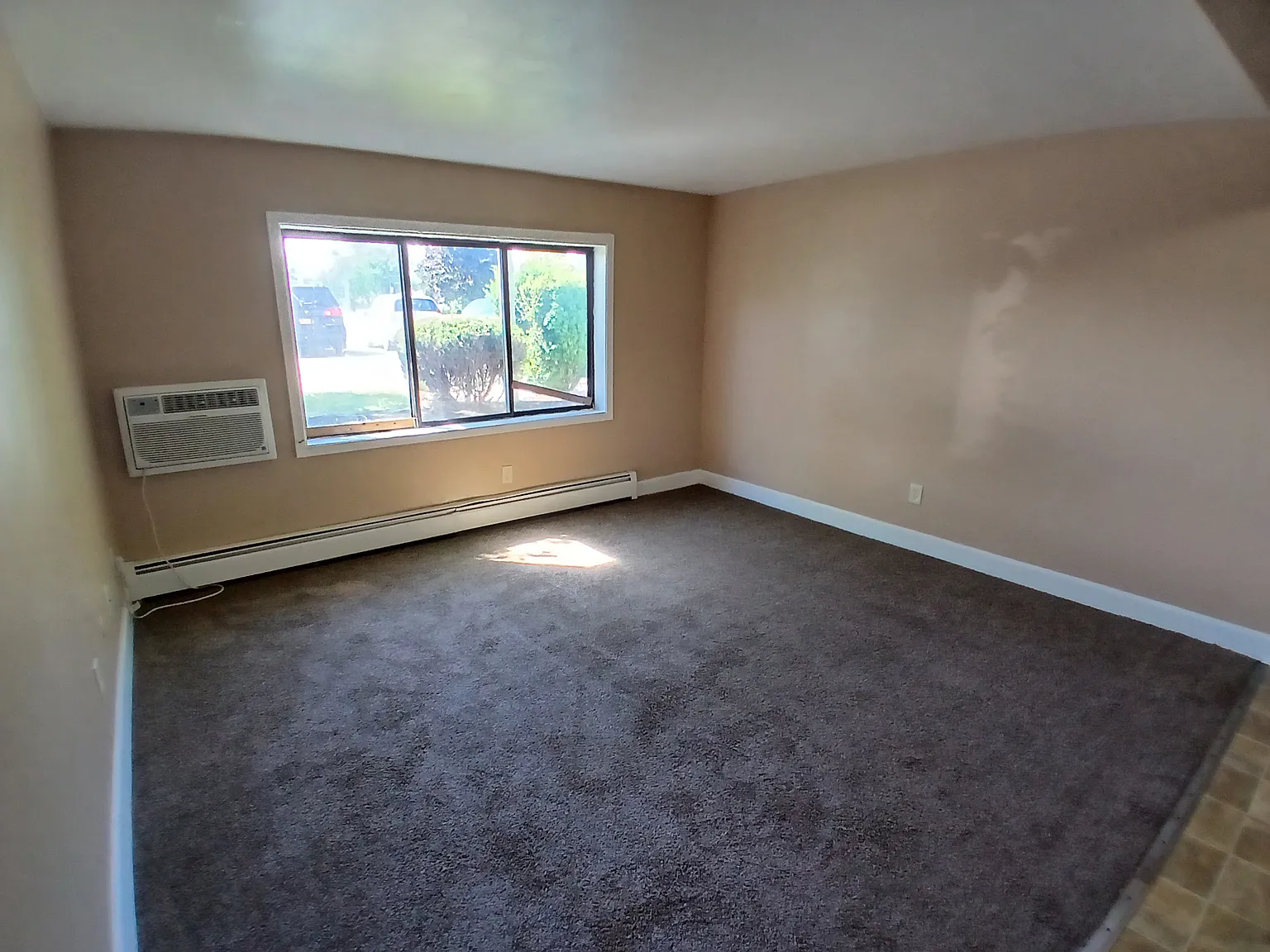 1 bed, $855 — Photo 2