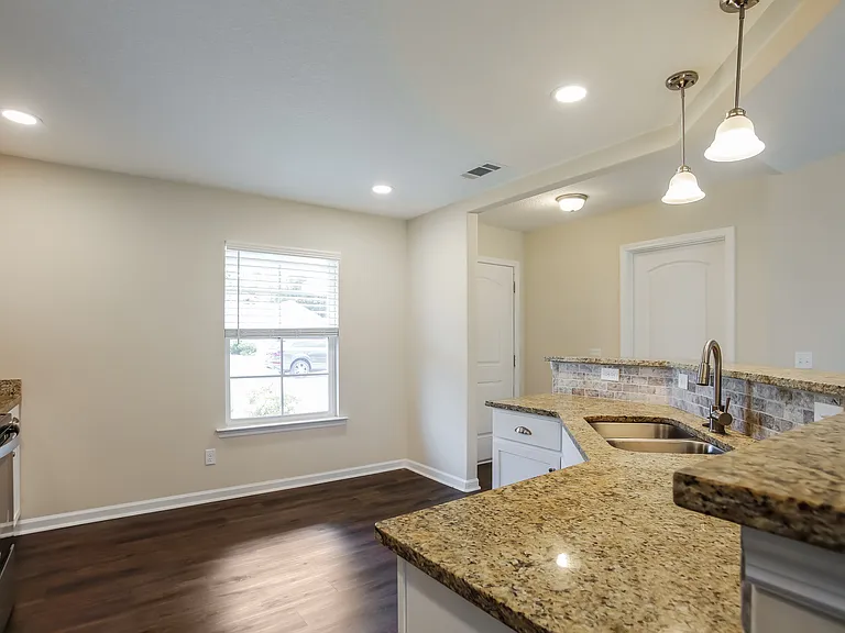 308 Pecan Point Dr — Photo 8