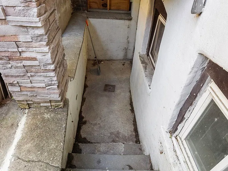 138 Central Ave #B — Photo 8
