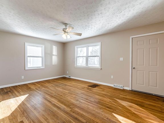 2nd image of 3608 Norwood St