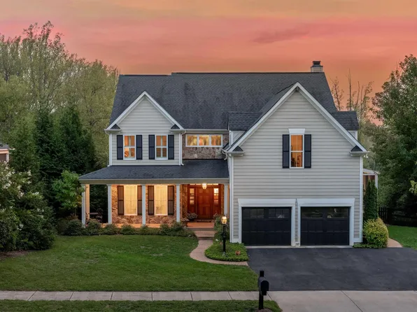 2246 Hyland Ridge Dr, Charlottesville, VA 22911