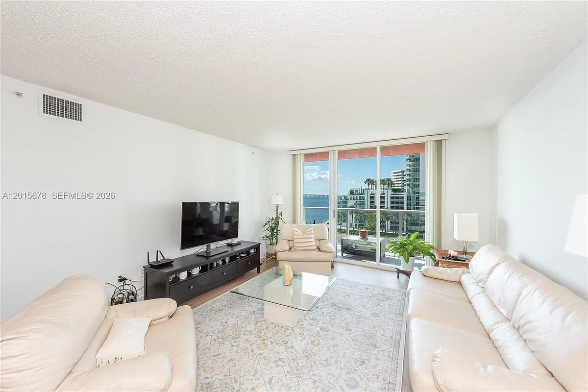Building Photo - 1155 Brickell Bay Dr #609
