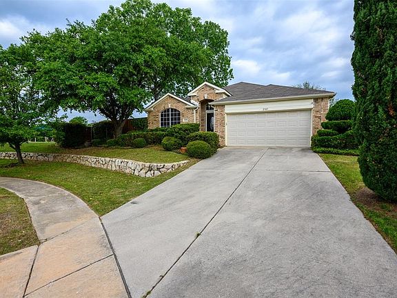 2nd image of 2305 Caddo Cir