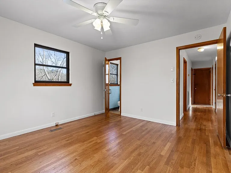 517 Randall St — Photo 26