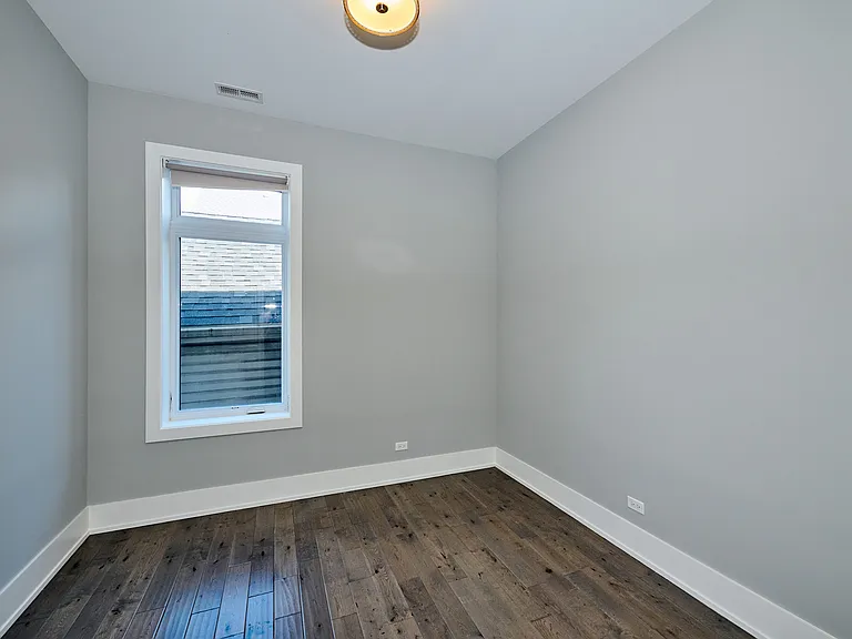 1752 W 18th Pl #2N — Photo 13