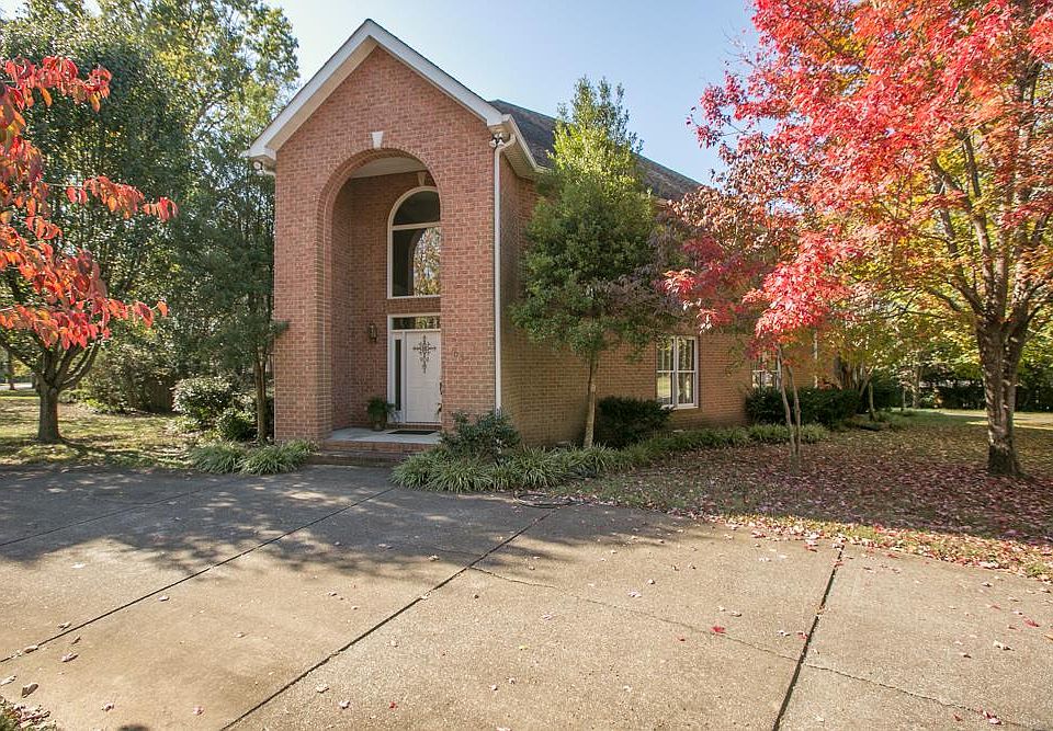 1st image of 903 Majesty Dr