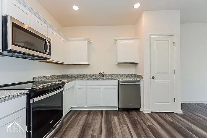 3106 Calcutta St — Photo 5