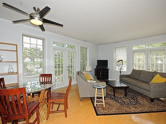 4th image of 211 N New Jersey St APT C