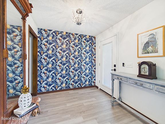 4th image of 280 Coral Way W