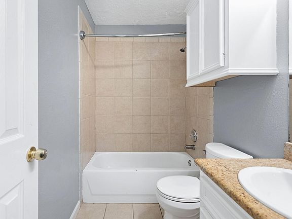 3rd image of 139 Horn Ct