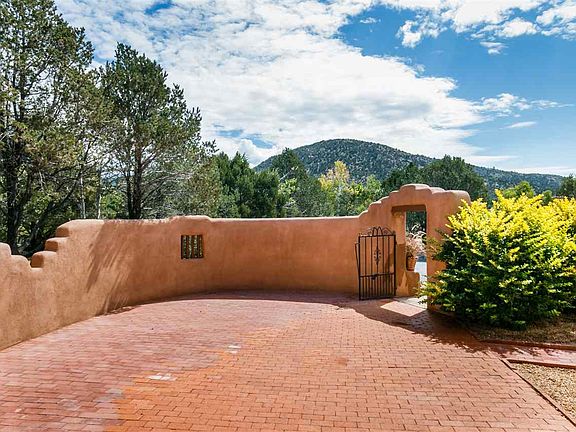 3rd image of 1834 Sun Mountain Dr