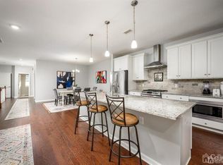 32 Grabowski Dr, Parlin, NJ 08859