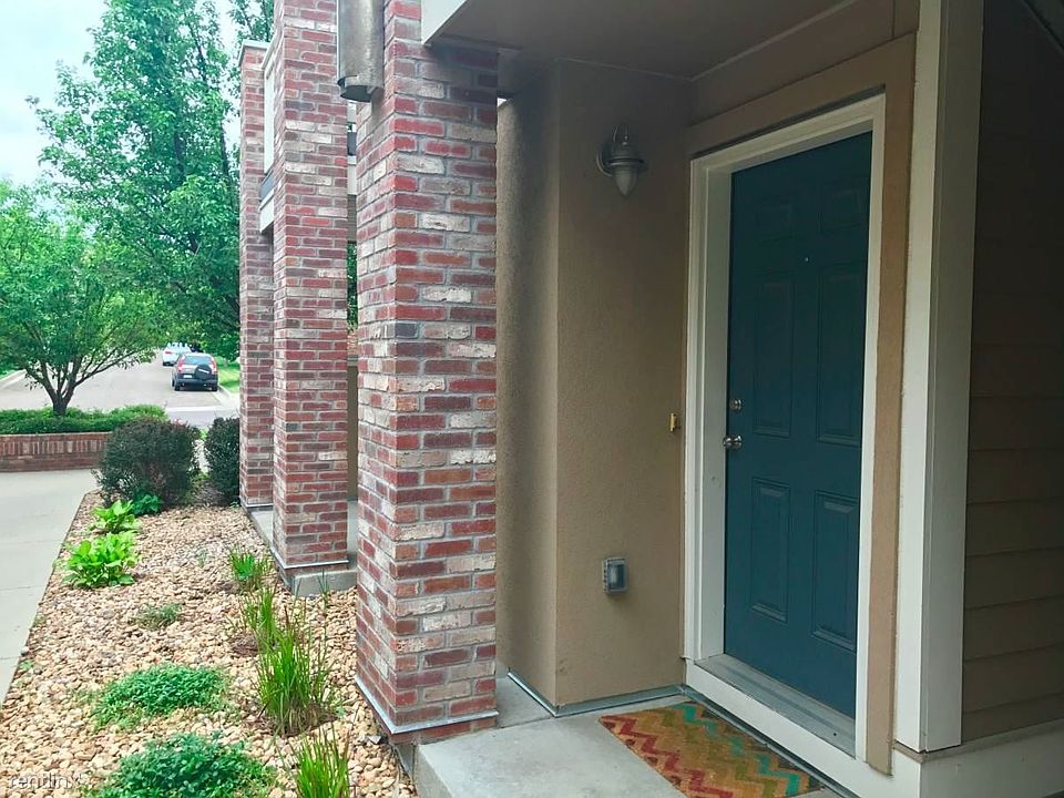 2nd image of 979 Laramie Blvd #A